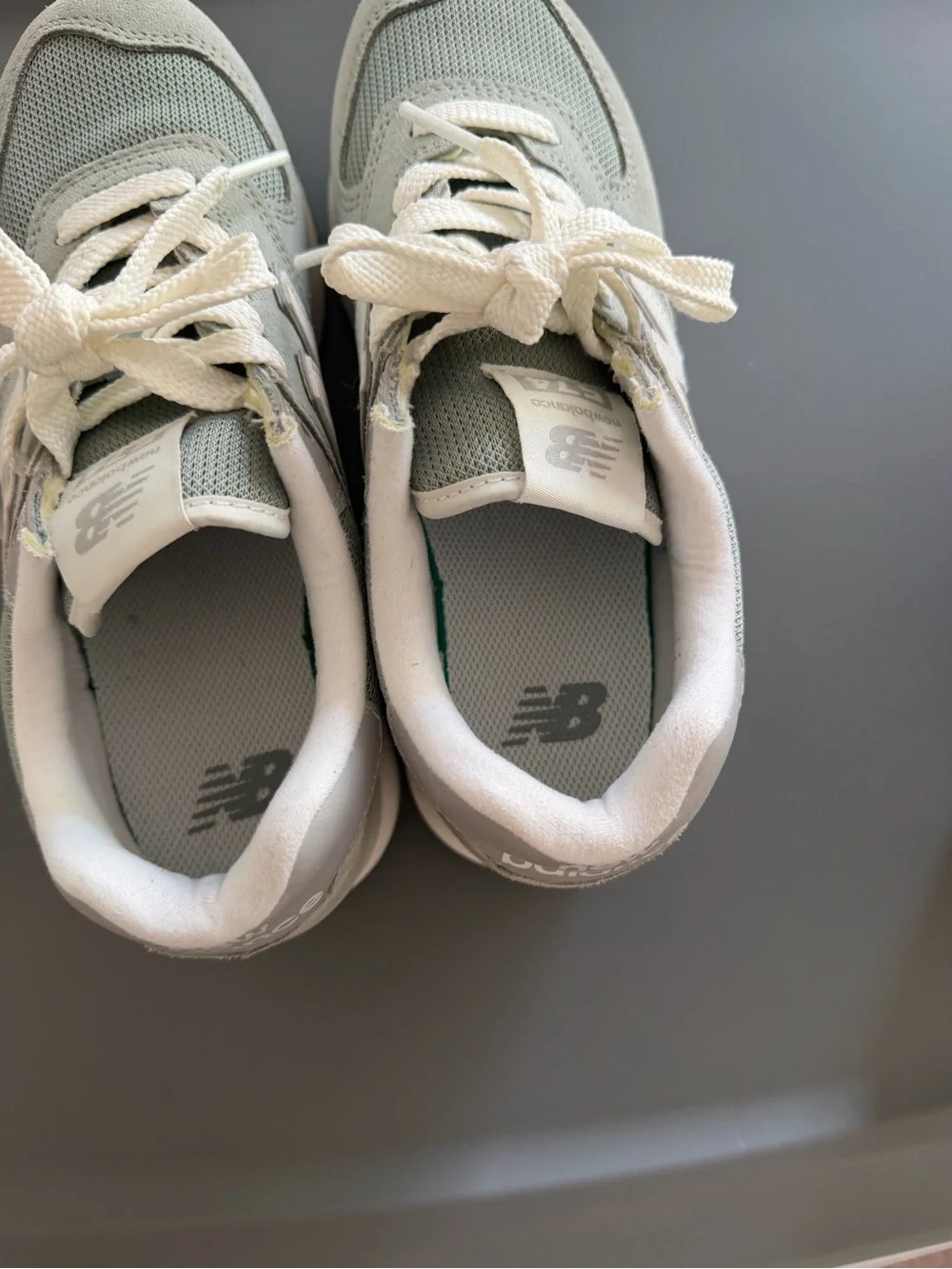 New Balance sage green and cream 574 sneakers - Picture 6 of 8
